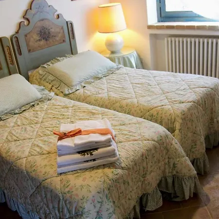 Sleeps 4 Air Con Wifi بيت للعطل *