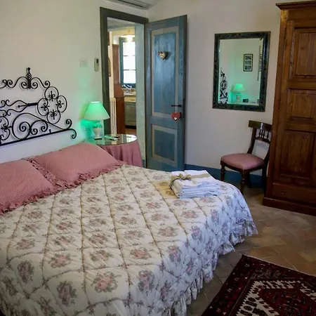 Sleeps 4 Air Con Wifi بيت للعطل *